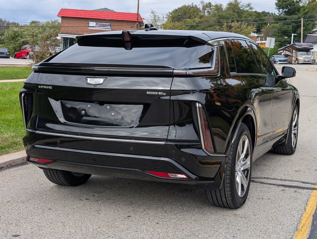 Used 2024 Cadillac Lyriq Tech w/ Driver Assist Package AWD/4WD image 10