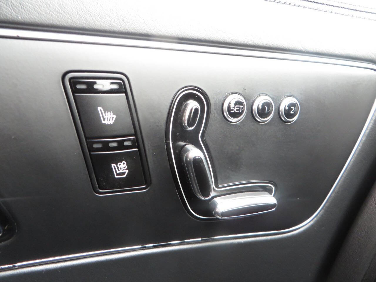 Used 2016 Kia K900 Luxury image 52