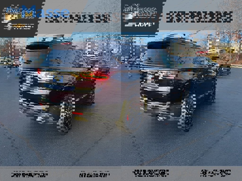 Used 2021 Chevrolet Traverse Premier w/ Redline Edition image 7