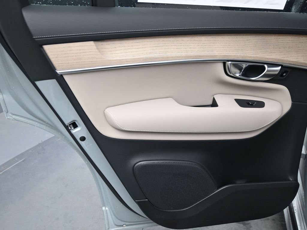 New 2026 Volvo XC90 B6 Plus w/ Protection Package Premier image 20