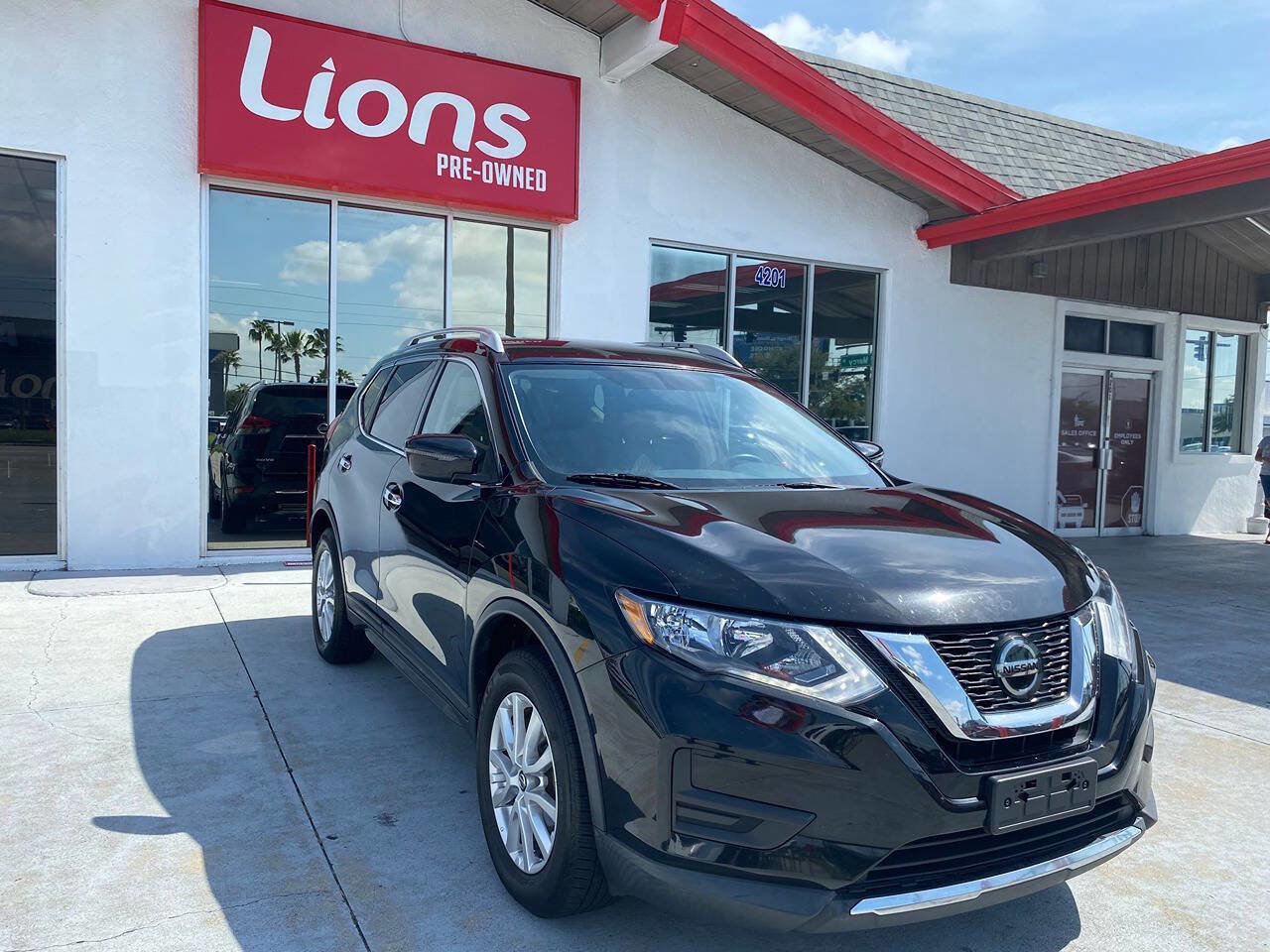 Used 2018 Nissan Rogue SV