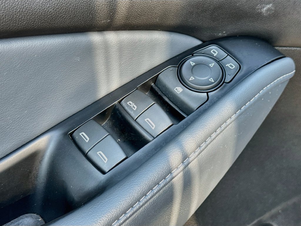 Used 2023 Buick Enclave Essence w/ Experience Buick Package AWD/4WD image 23