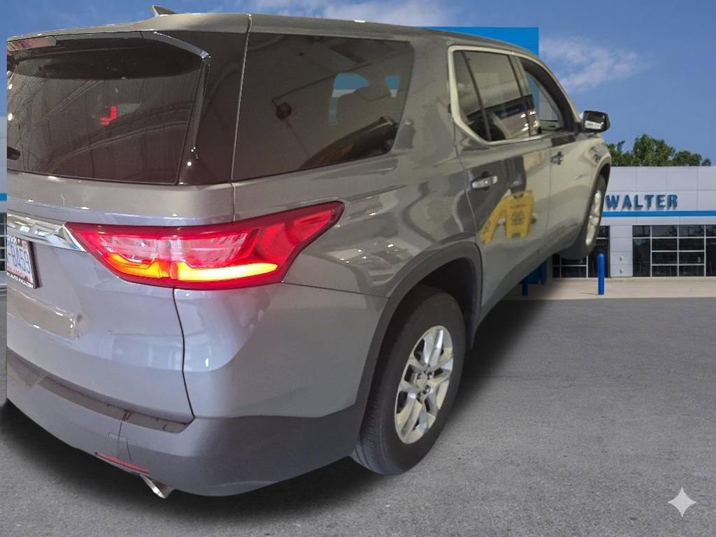 Used 2021 Chevrolet Traverse LS FWD image 4