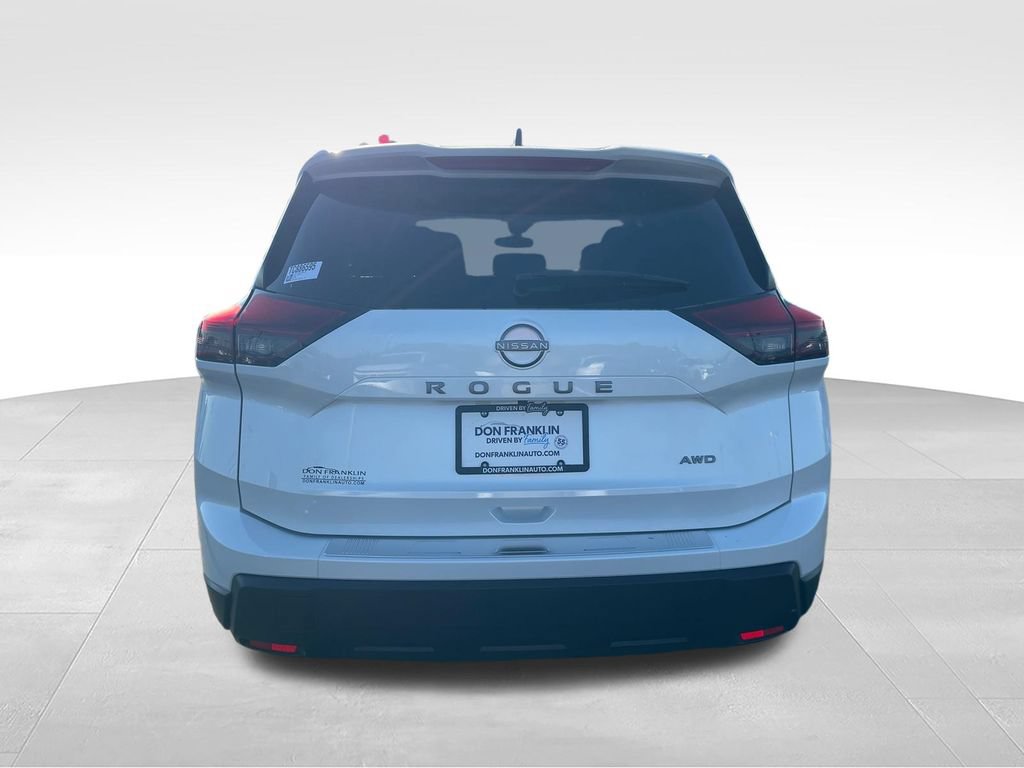 New 2026 Nissan Rogue SV w/ Cold Weather Package AWD/4WD image 4