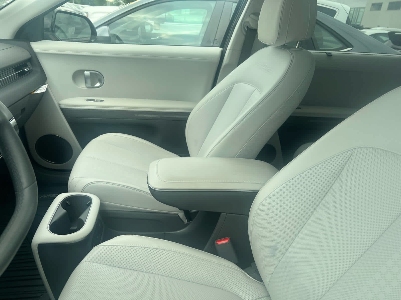 Used 2024 Hyundai Ioniq 5 Limited AWD/4WD image 6