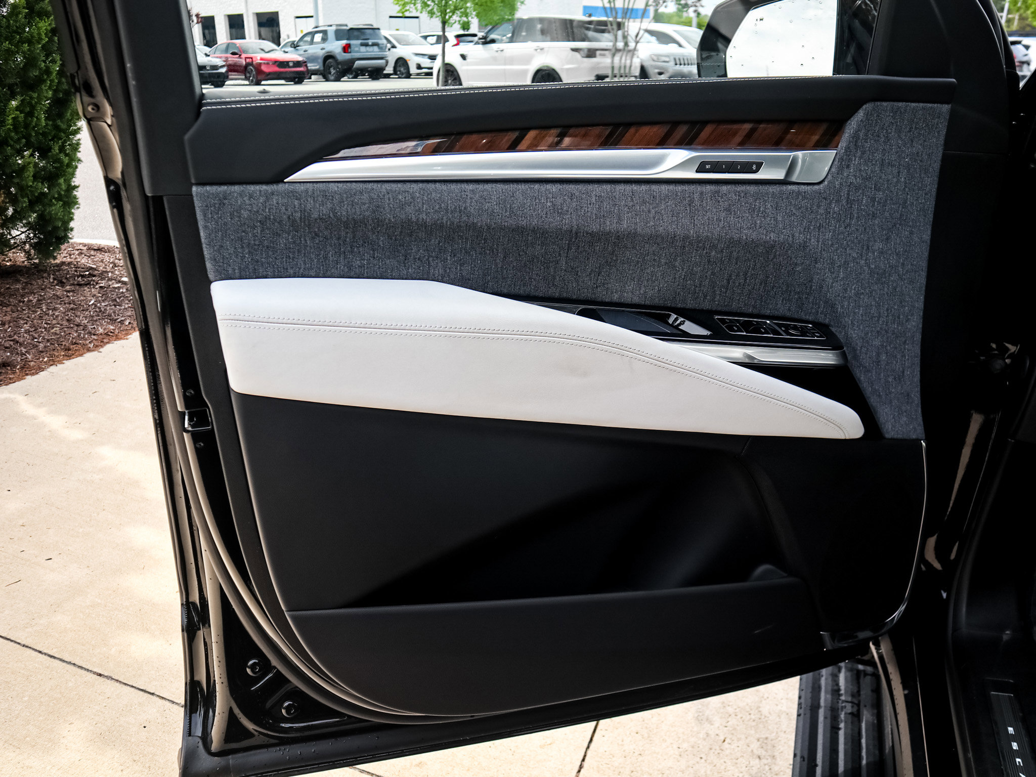 Used 2026 Cadillac Escalade Platinum Sport AWD/4WD image 14