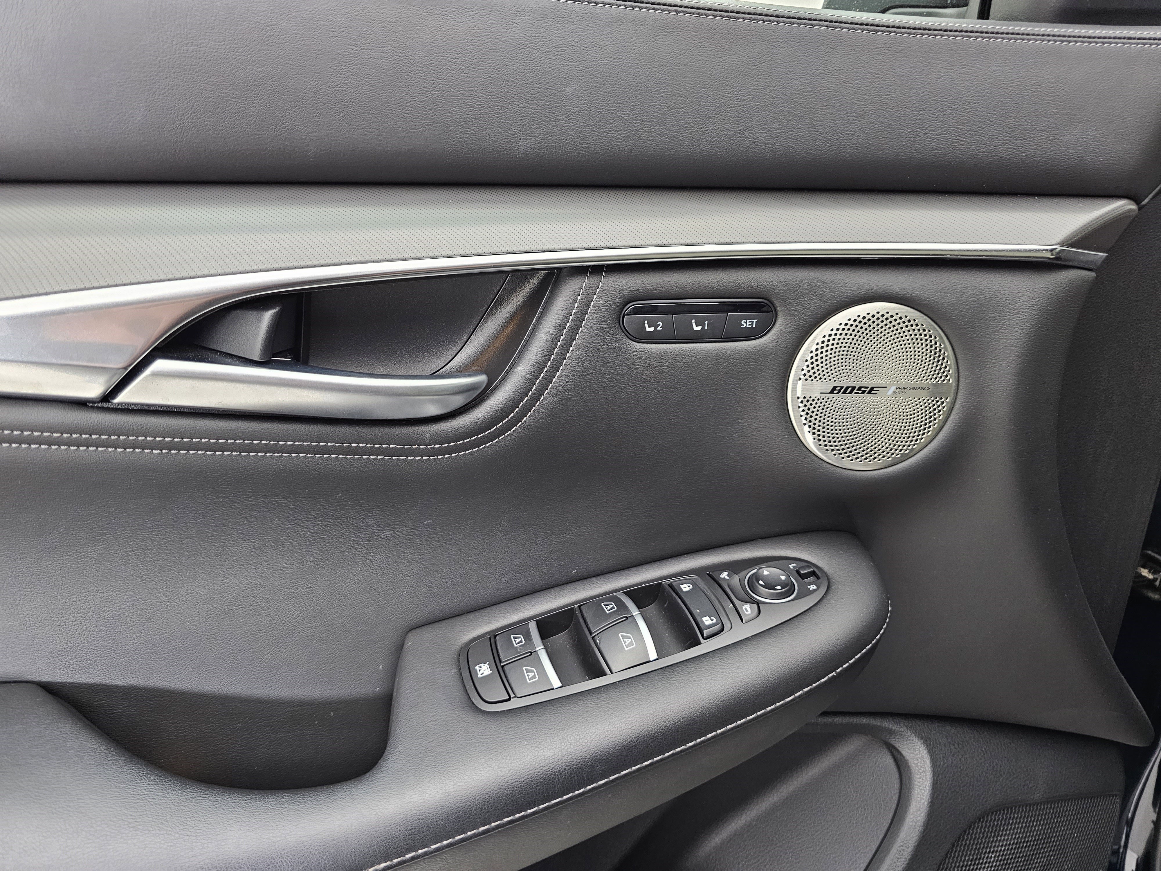 Used 2024 INFINITI QX55 Essential image 12