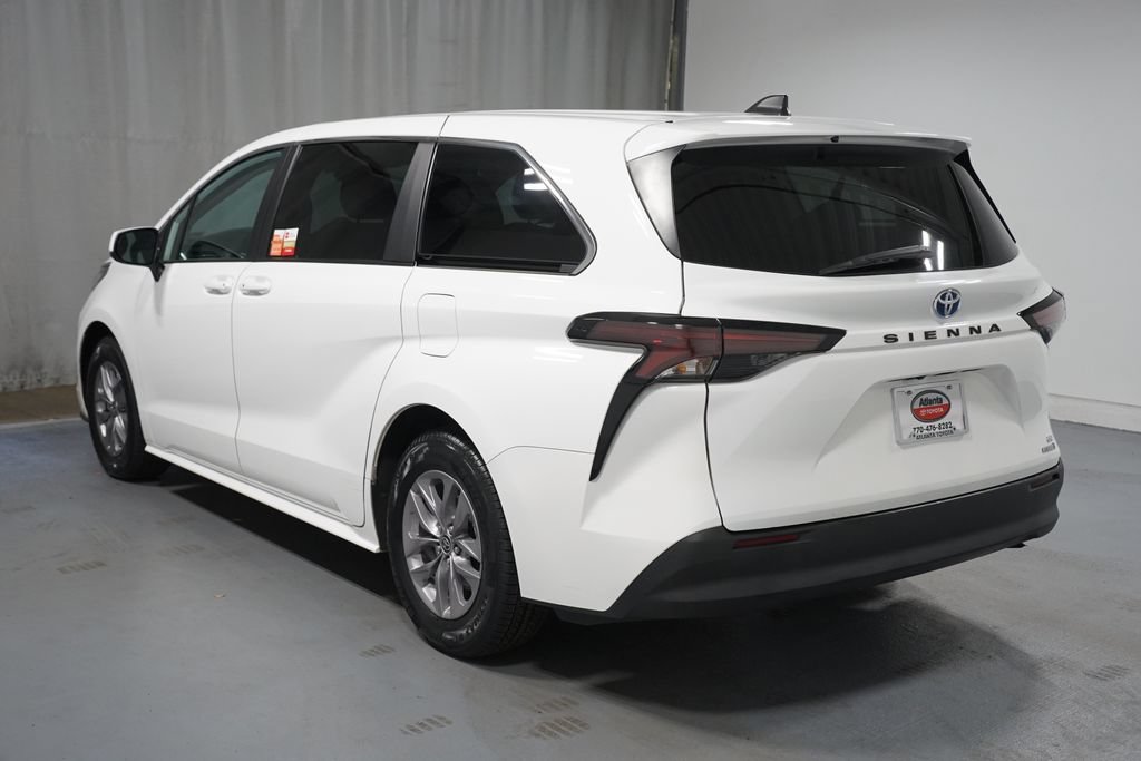 Certified 2023 Toyota Sienna LE FWD image 6