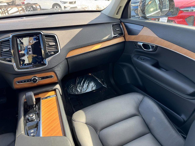 Certified 2024 Volvo XC90 B6 Plus w/ Protection Package Premier image 16