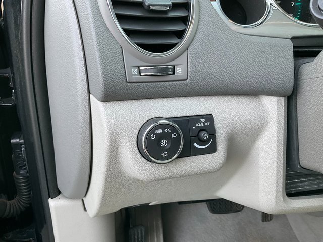 Used 2011 Buick Enclave CXL image 10