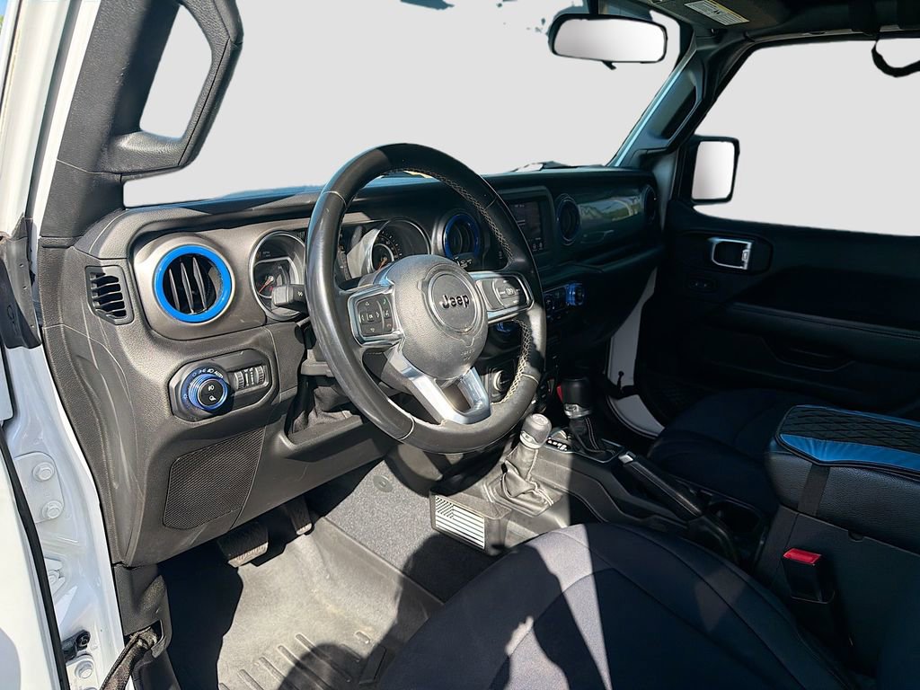 Used 2020 Jeep Gladiator Overland w/ Safety Group image 23