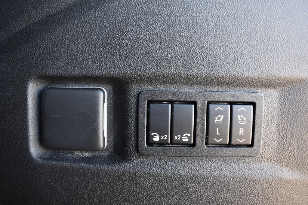 Used 2021 Chevrolet Tahoe RST w/ Luxury Package image 7