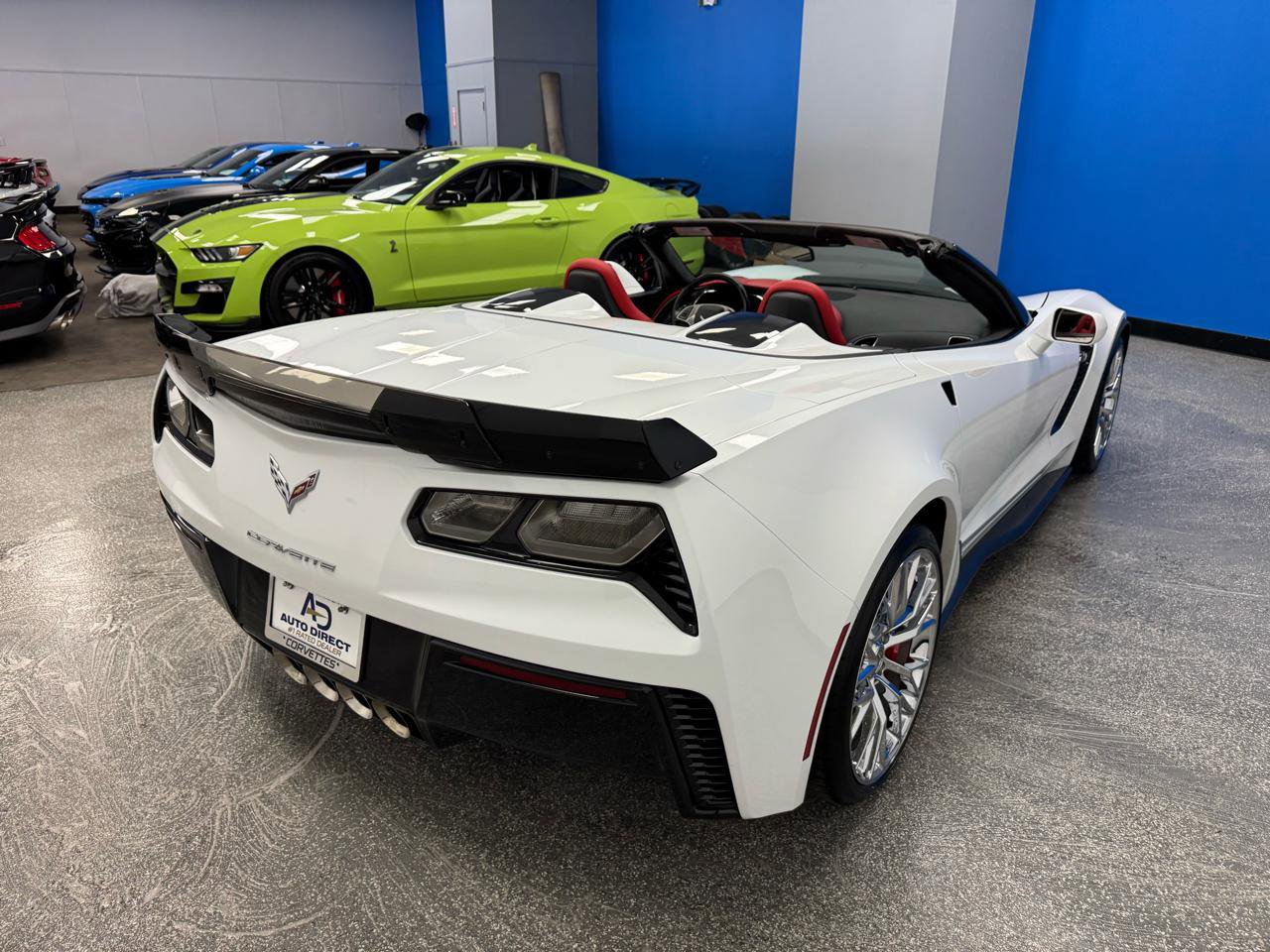 Used 2015 Chevrolet Corvette Z06 w/ 3LZ Preferred Equipment Group image 8
