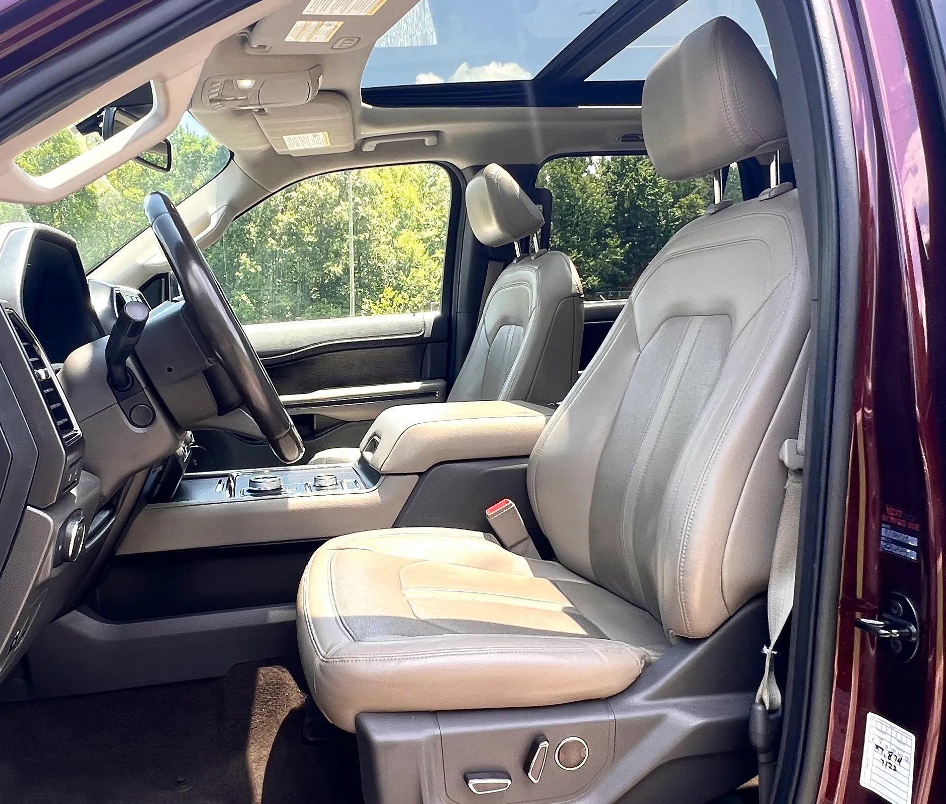 Used 2021 Ford Expedition Max Limited AWD/4WD image 2