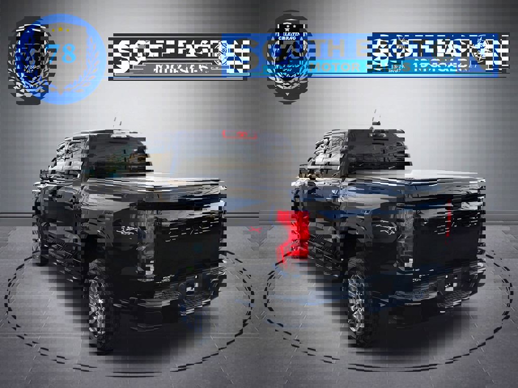 Used 2023 Chevrolet Colorado LT w/ LT Convenience Package image 5