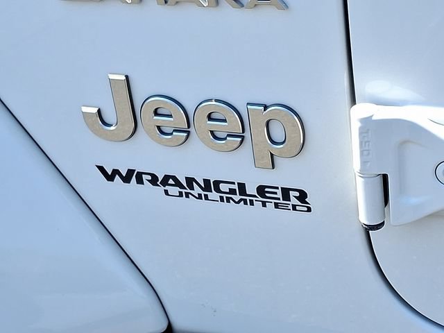 Used 2022 Jeep Wrangler Unlimited Sahara w/ LED Lighting Group AWD/4WD image 32