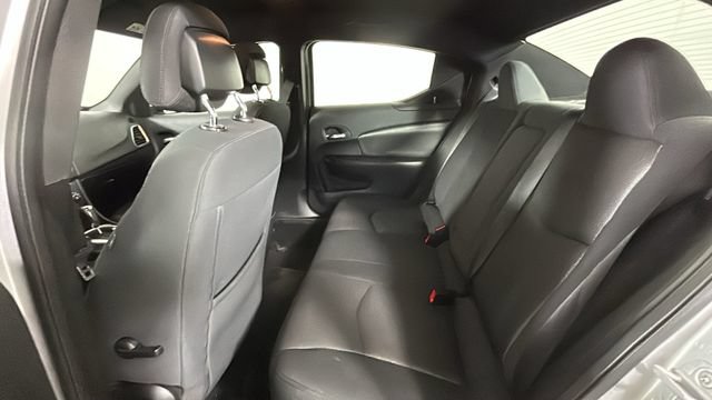 Used 2012 Dodge Avenger SE FWD image 23