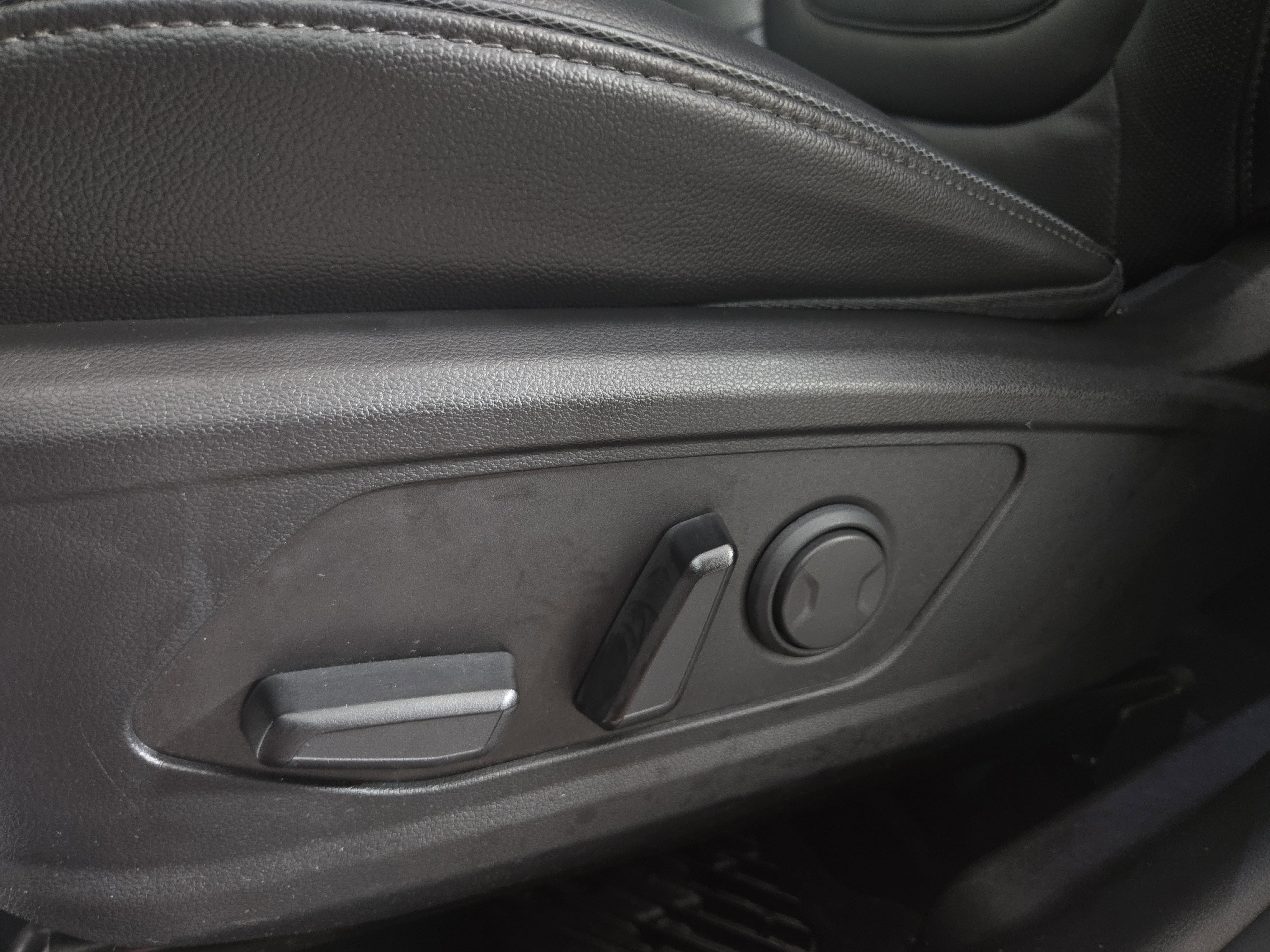 Used 2023 Hyundai Tucson Limited image 32