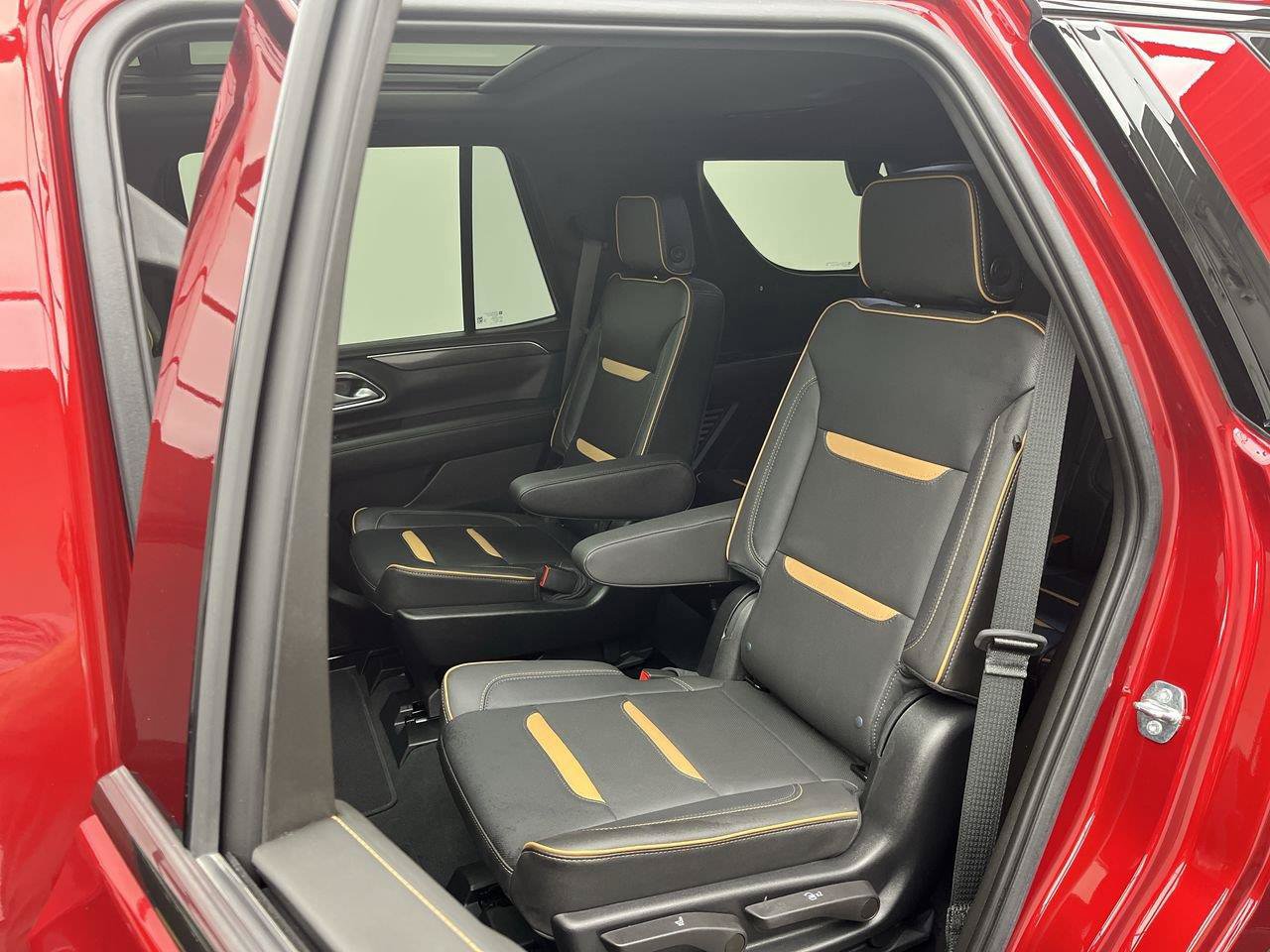 Certified 2022 GMC Yukon AT4 w/ Technology Package AWD/4WD image 13