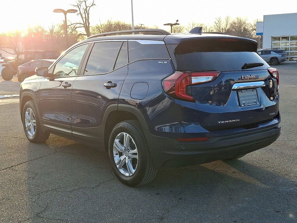 Certified 2022 GMC Terrain SLE w/ Driver Convenience Package image 4