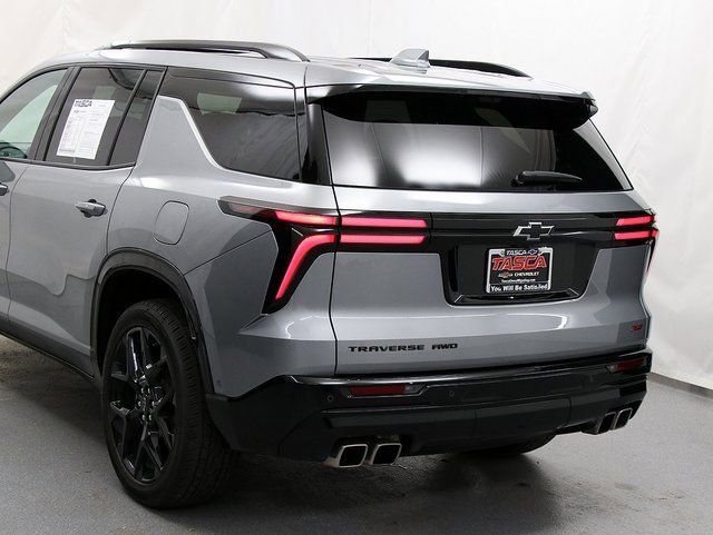 Certified 2024 Chevrolet Traverse RS w/ LPO, Floor Liner Package image 9