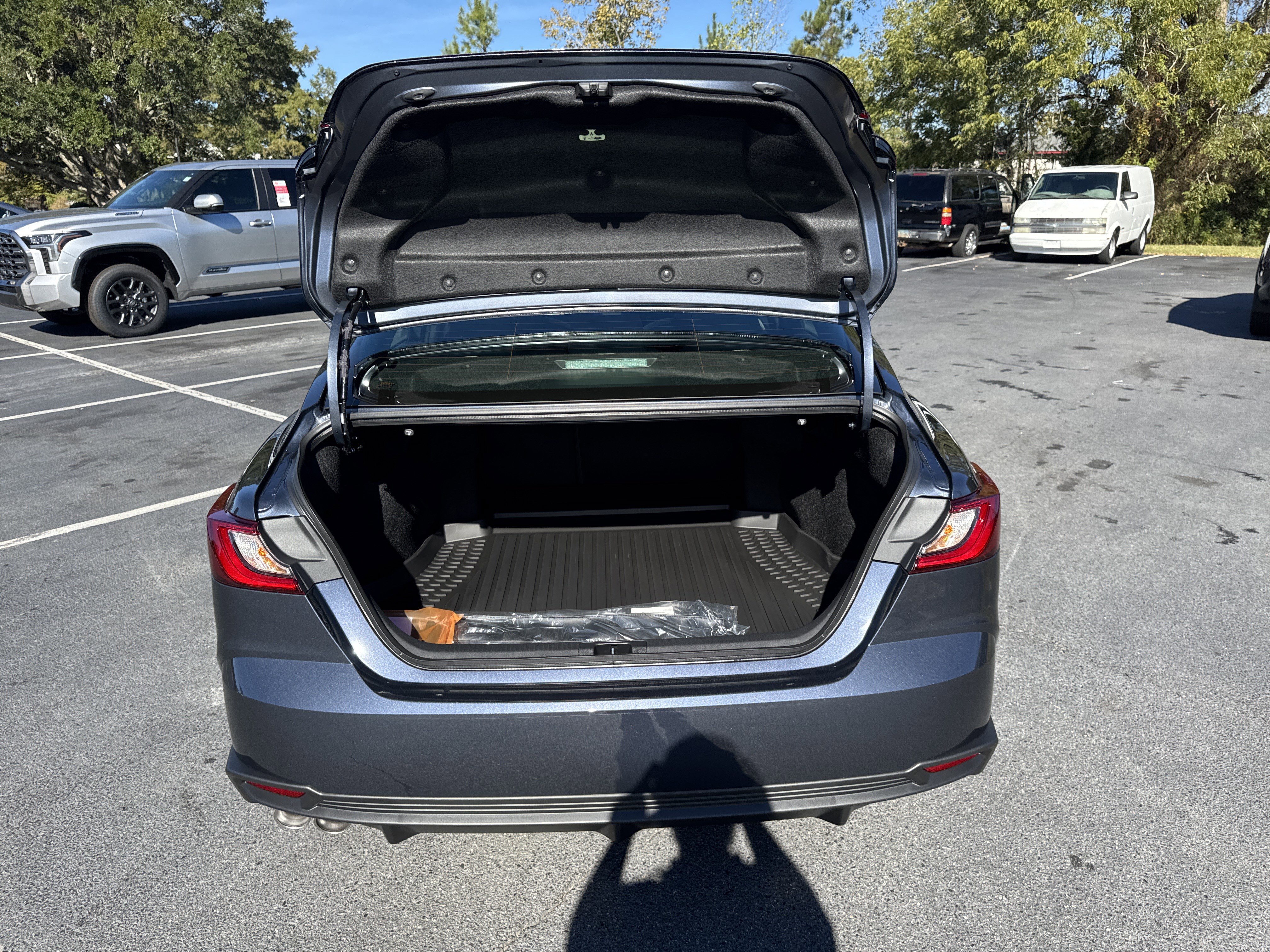 New 2026 Toyota Camry SE image 28