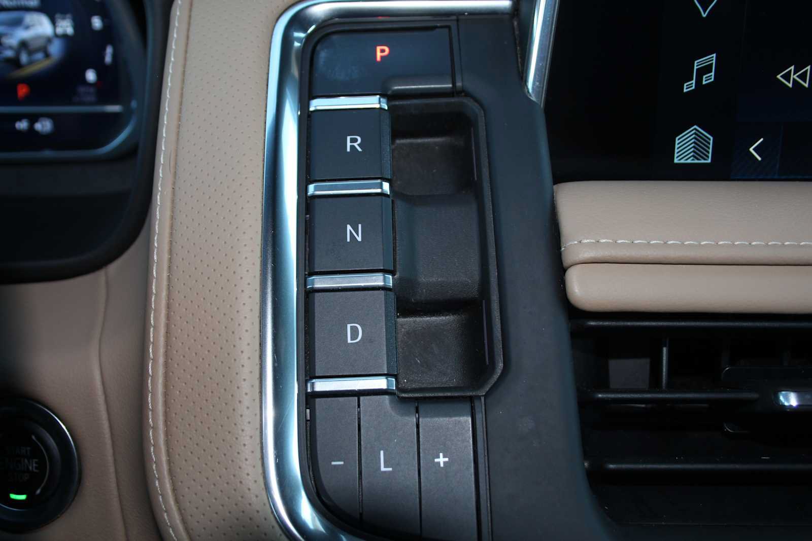 Used 2023 Chevrolet Tahoe Premier AWD/4WD image 44