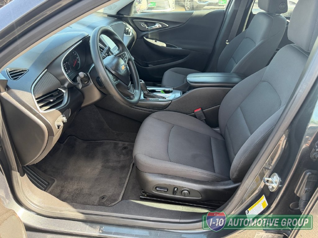 Used 2018 Chevrolet Malibu LT FWD image 14