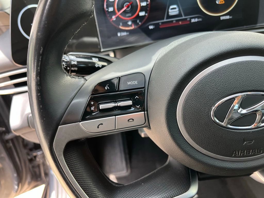 Used 2021 Hyundai Elantra Limited FWD image 15