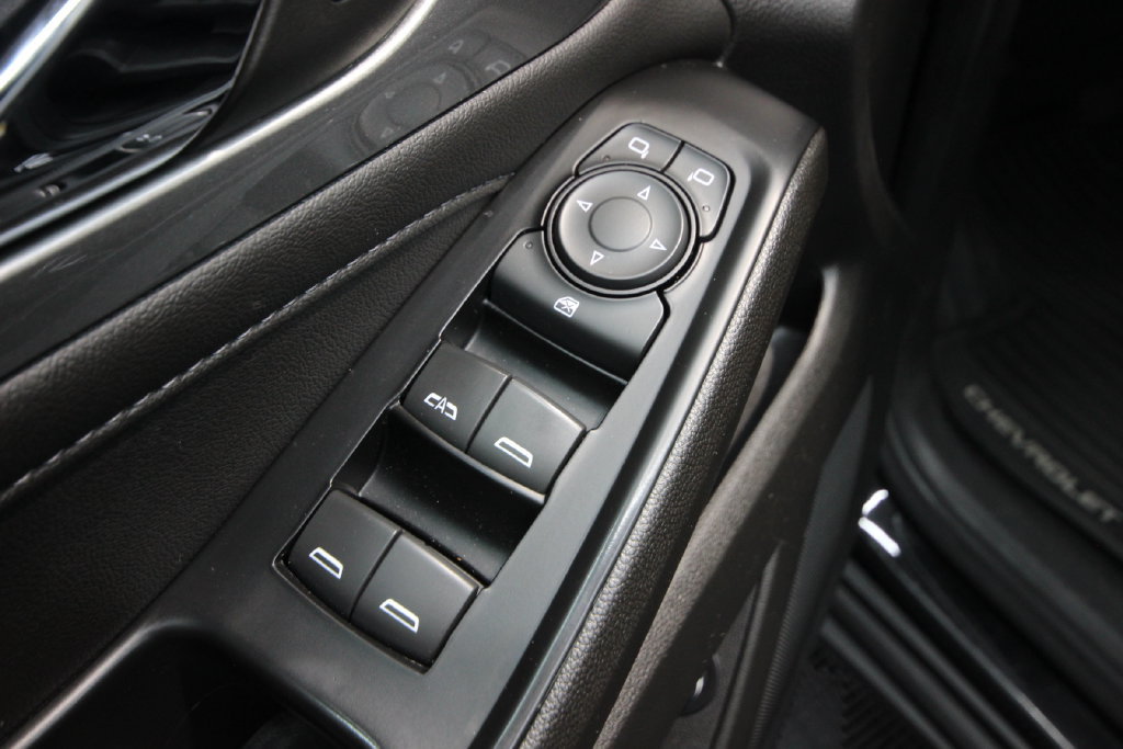 Used 2023 Chevrolet Traverse LT FWD image 14