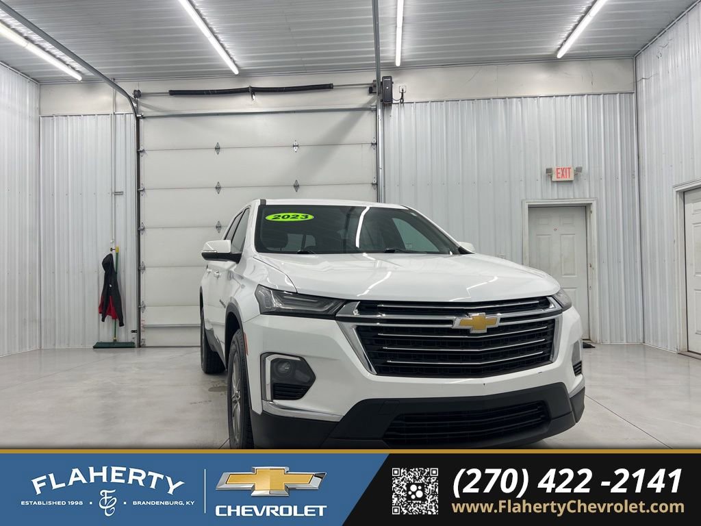 Used 2023 Chevrolet Traverse LT w/ LPO, Floor Liner Package image 1