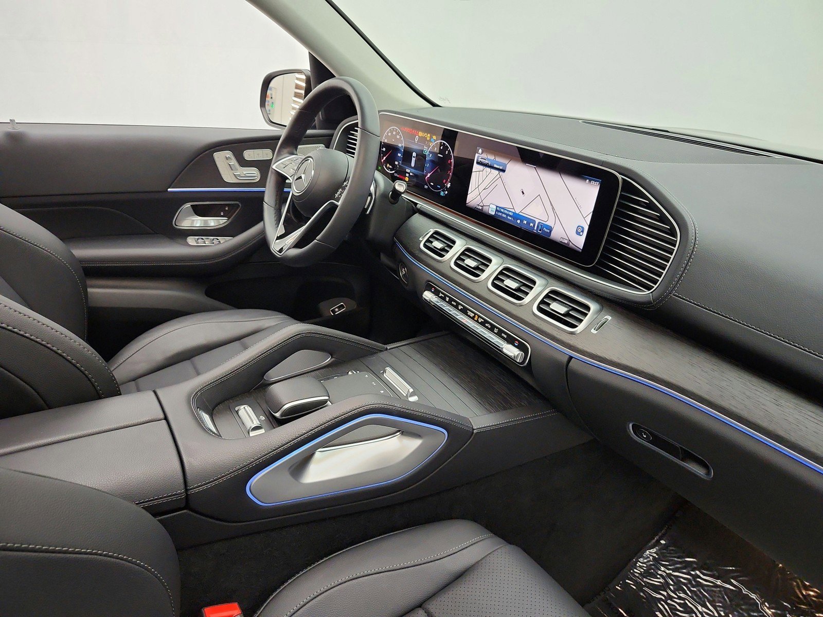 Certified 2026 Mercedes-Benz GLS 450 4MATIC image 25