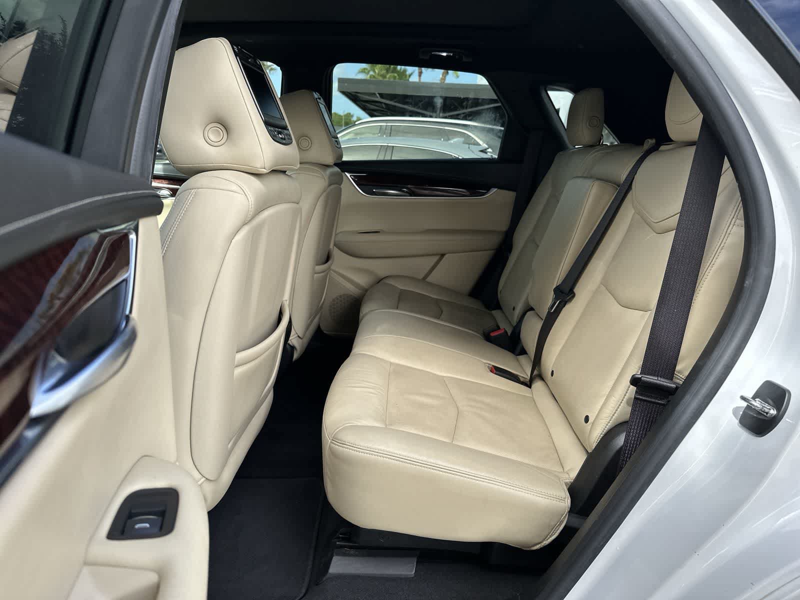 Used 2017 Cadillac XT5 Luxury FWD image 4