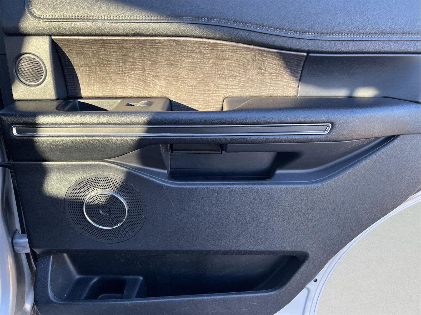 Used 2019 Ford Expedition Limited w/ Equipment Group 301A image 17