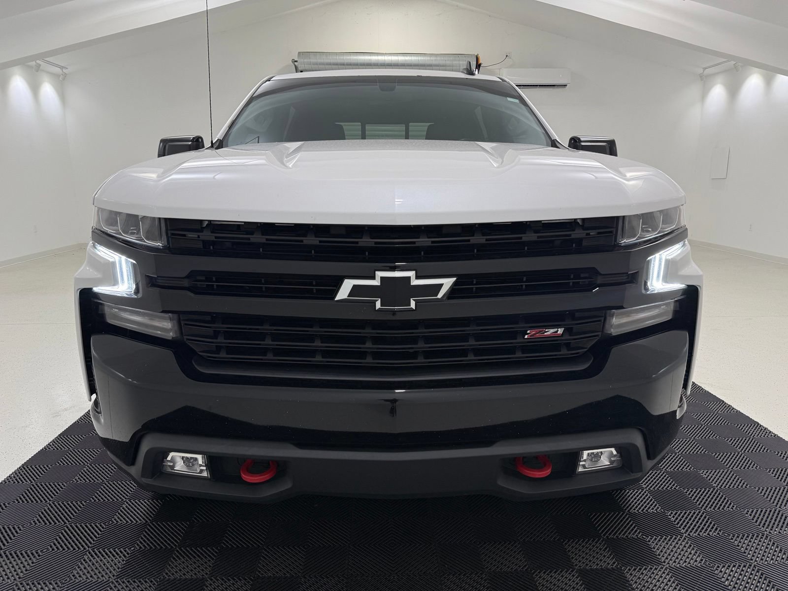 Used 2021 Chevrolet Silverado 1500 LT Trail Boss w/ Convenience Package II AWD/4WD image 2