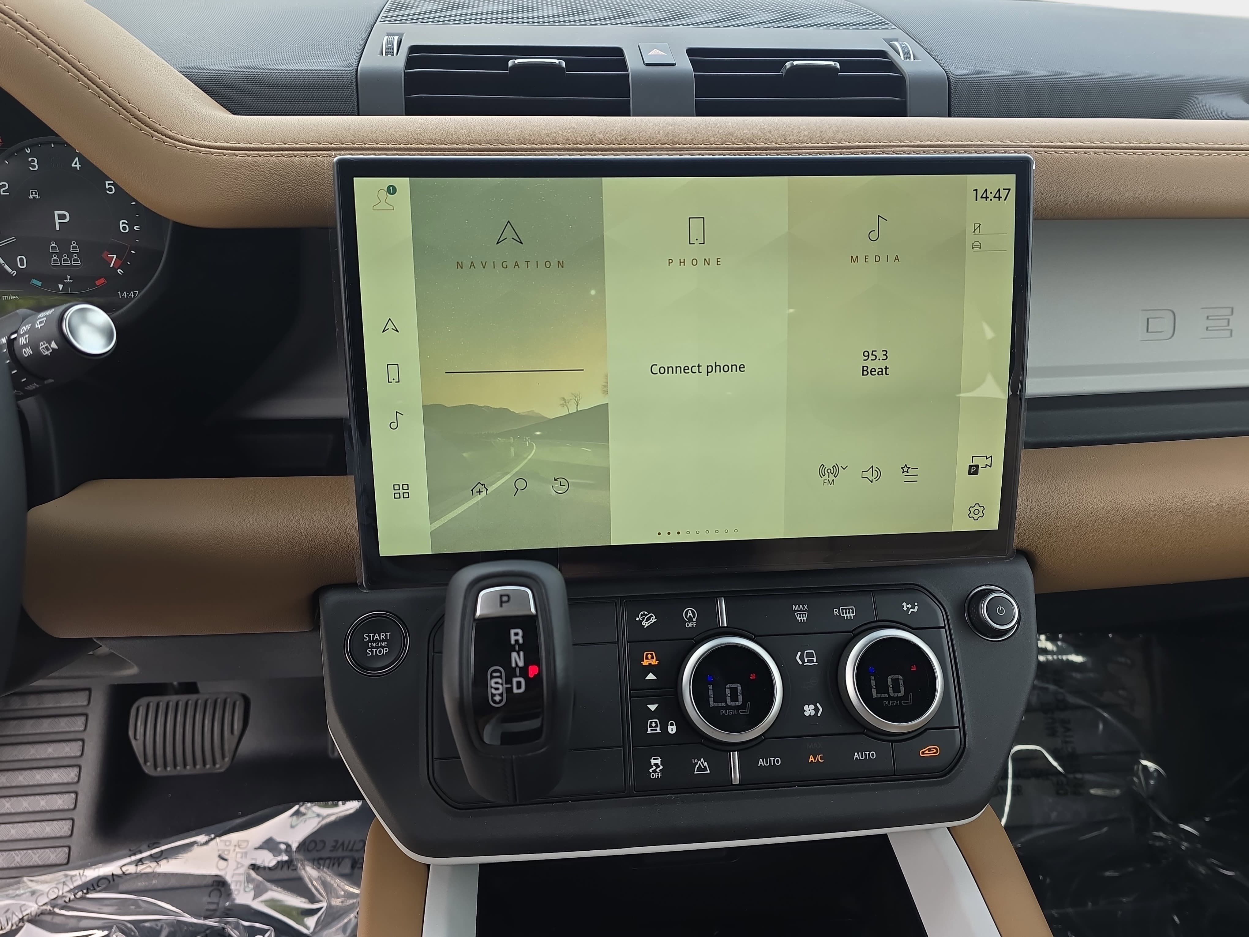 New 2026 Land Rover Defender 130 X-Dynamic SE AWD/4WD image 21