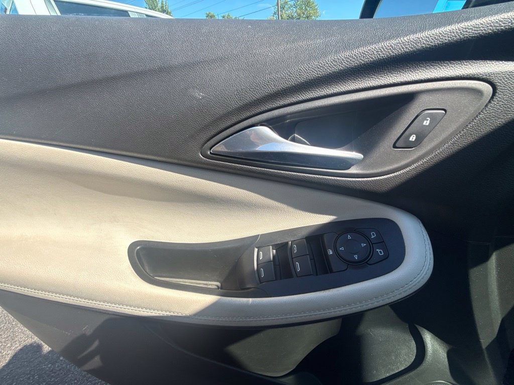 Used 2022 Buick Encore GX Select FWD image 18