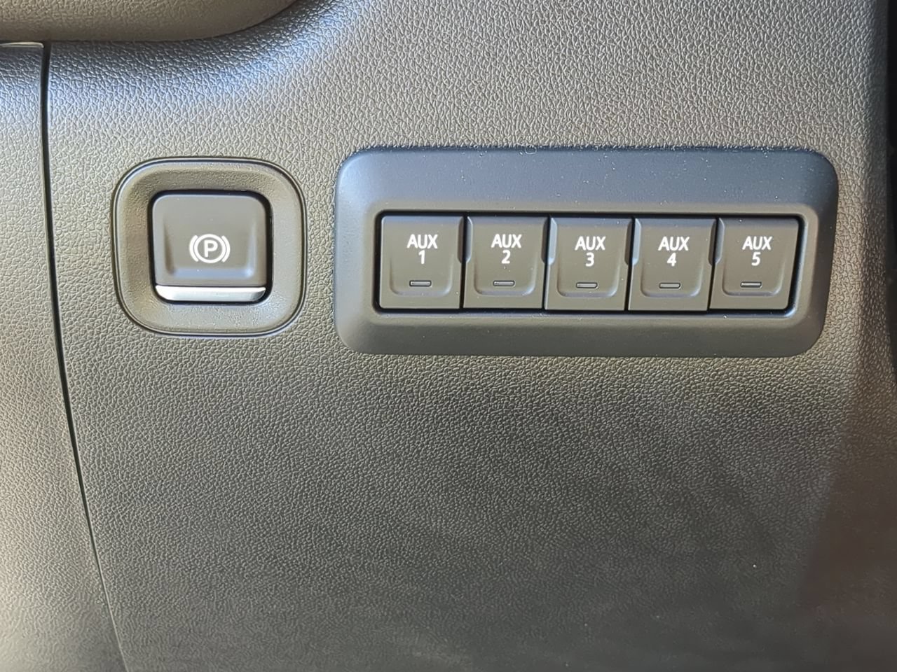 New 2026 GMC Sierra 2500 Pro w/ Convenience Package RWD image 17