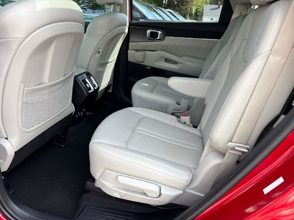 Certified 2023 Kia Sorento SX Prestige AWD/4WD image 10