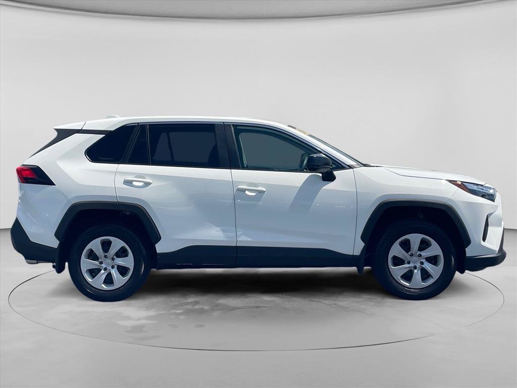 Used 2024 Toyota RAV4 LE AWD/4WD image 8