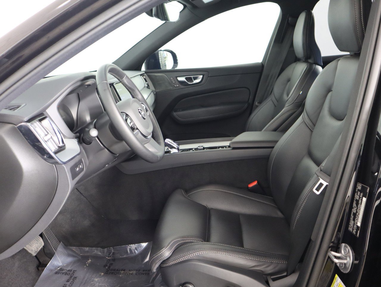 Used 2024 Volvo XC60 T8 Ultimate image 16