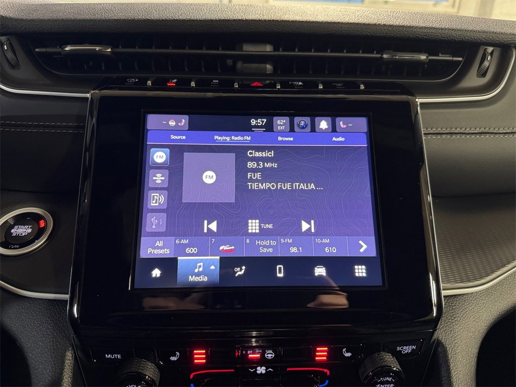 New 2025 Jeep Grand Cherokee Laredo X w/ Luxury Tech Group I image 17