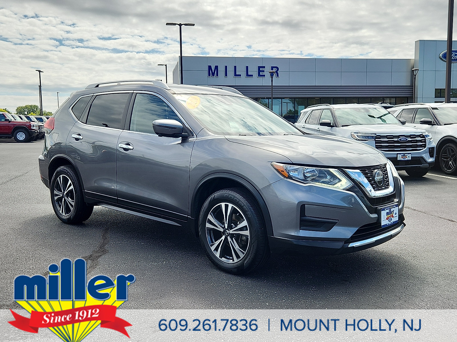 Used 2020 Nissan Rogue SV w/ Premium Package AWD/4WD image 1