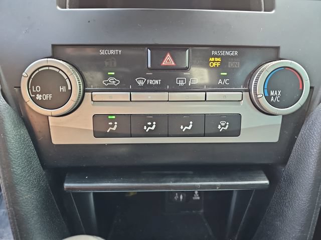 Used 2014 Toyota Camry SE w/ Moonroof Package FWD image 20