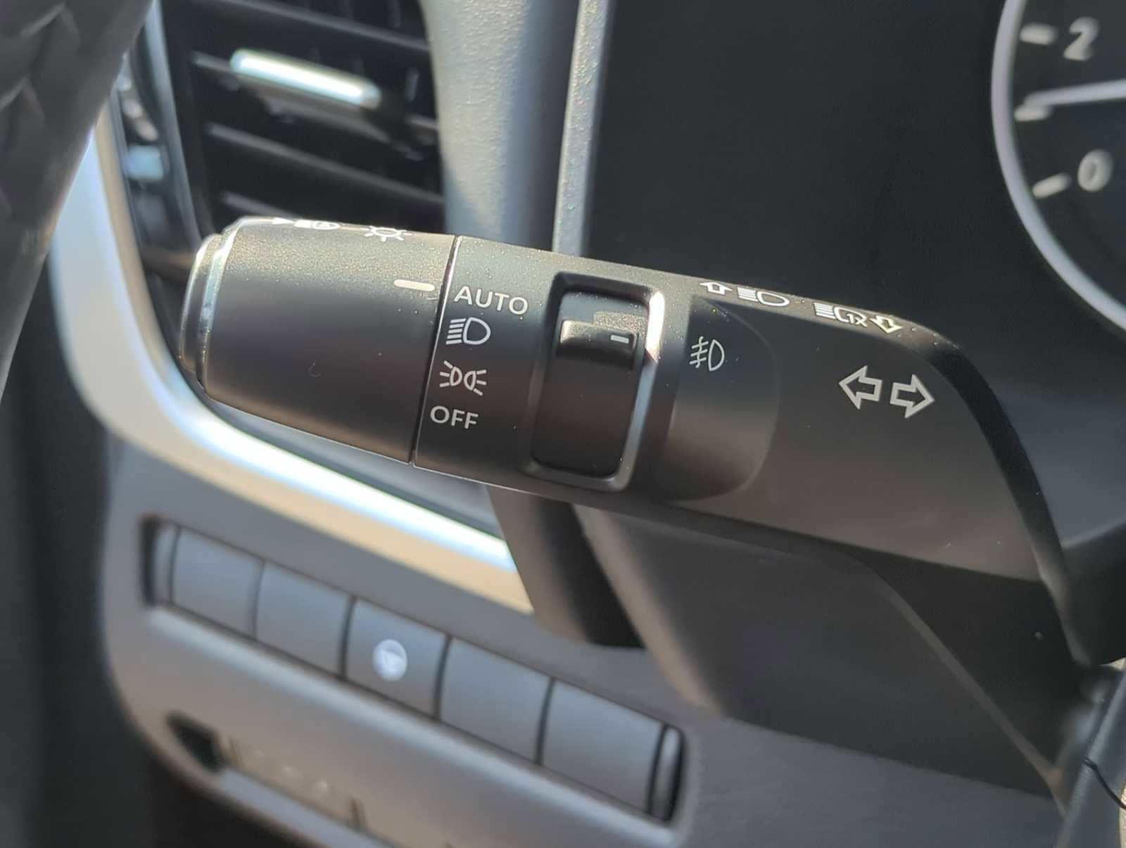 Used 2021 Nissan Rogue SL w/ Premium Package image 28