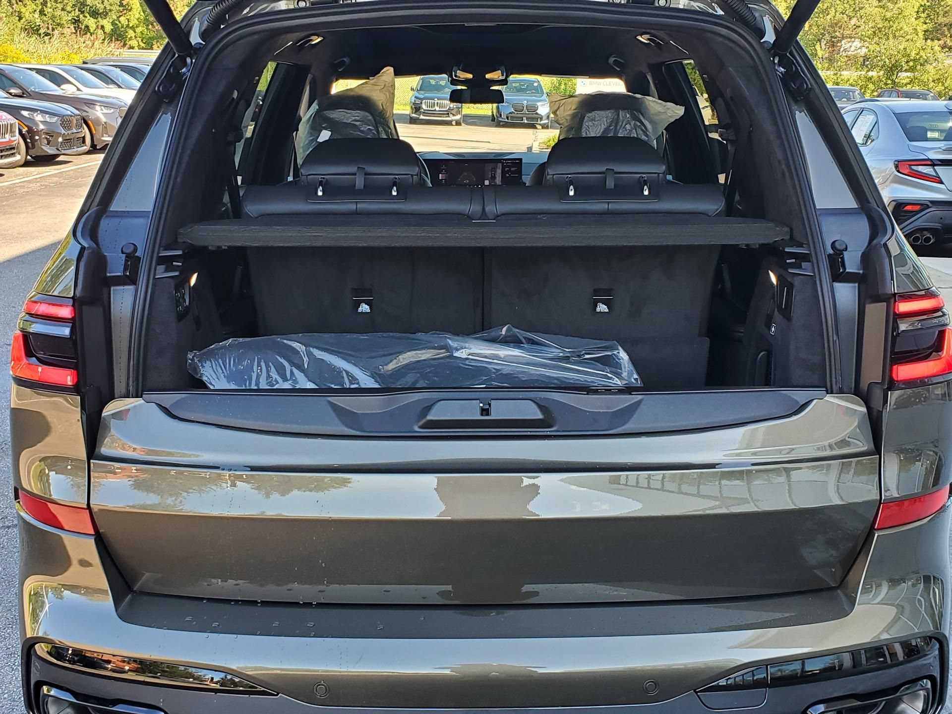 New 2027 BMW X7 xDrive40i w/ M Sport Package AWD/4WD image 8