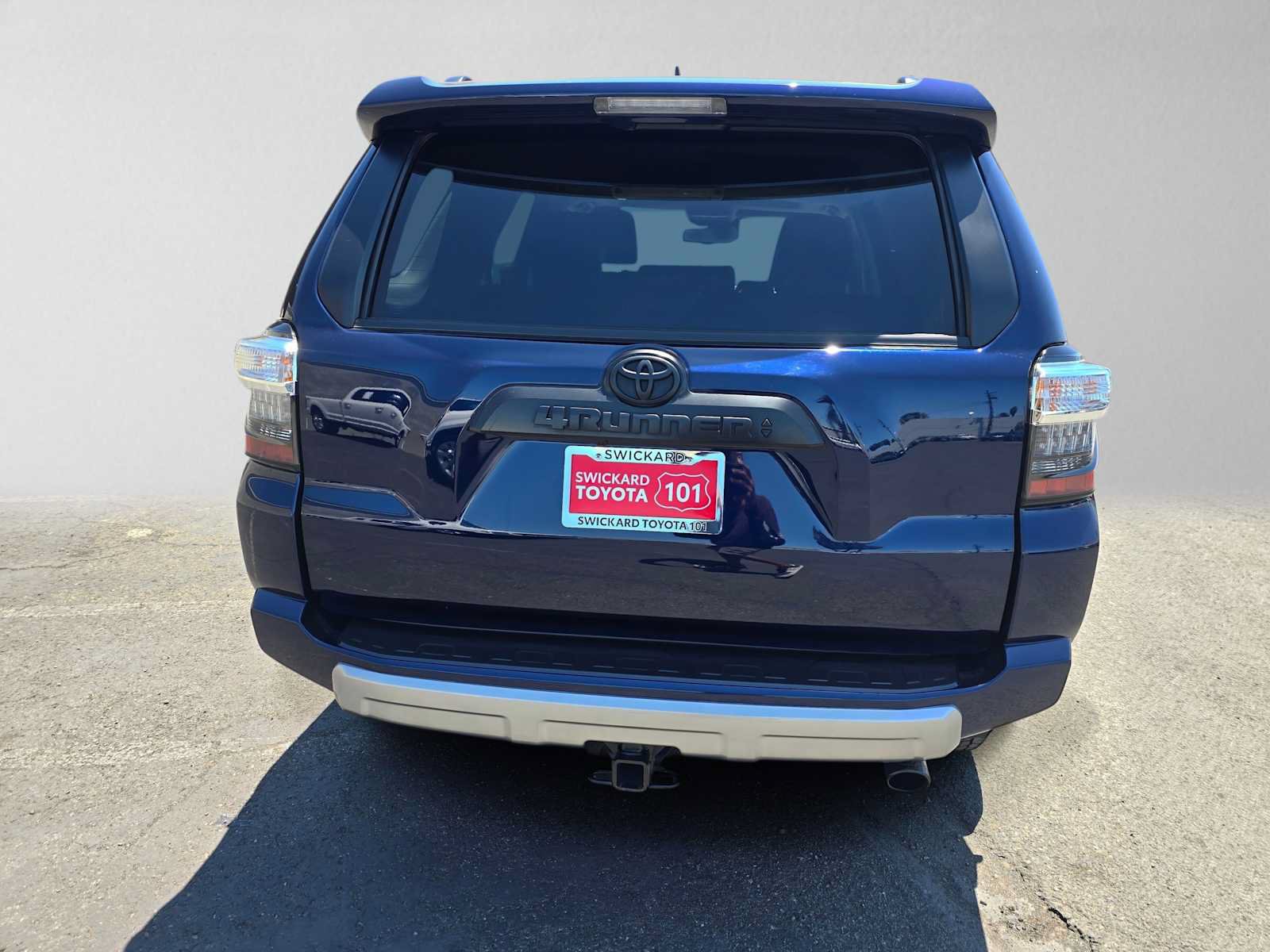 Used 2024 Toyota 4Runner TRD Off-Road Premium w/ Moonroof Package AWD/4WD image 4
