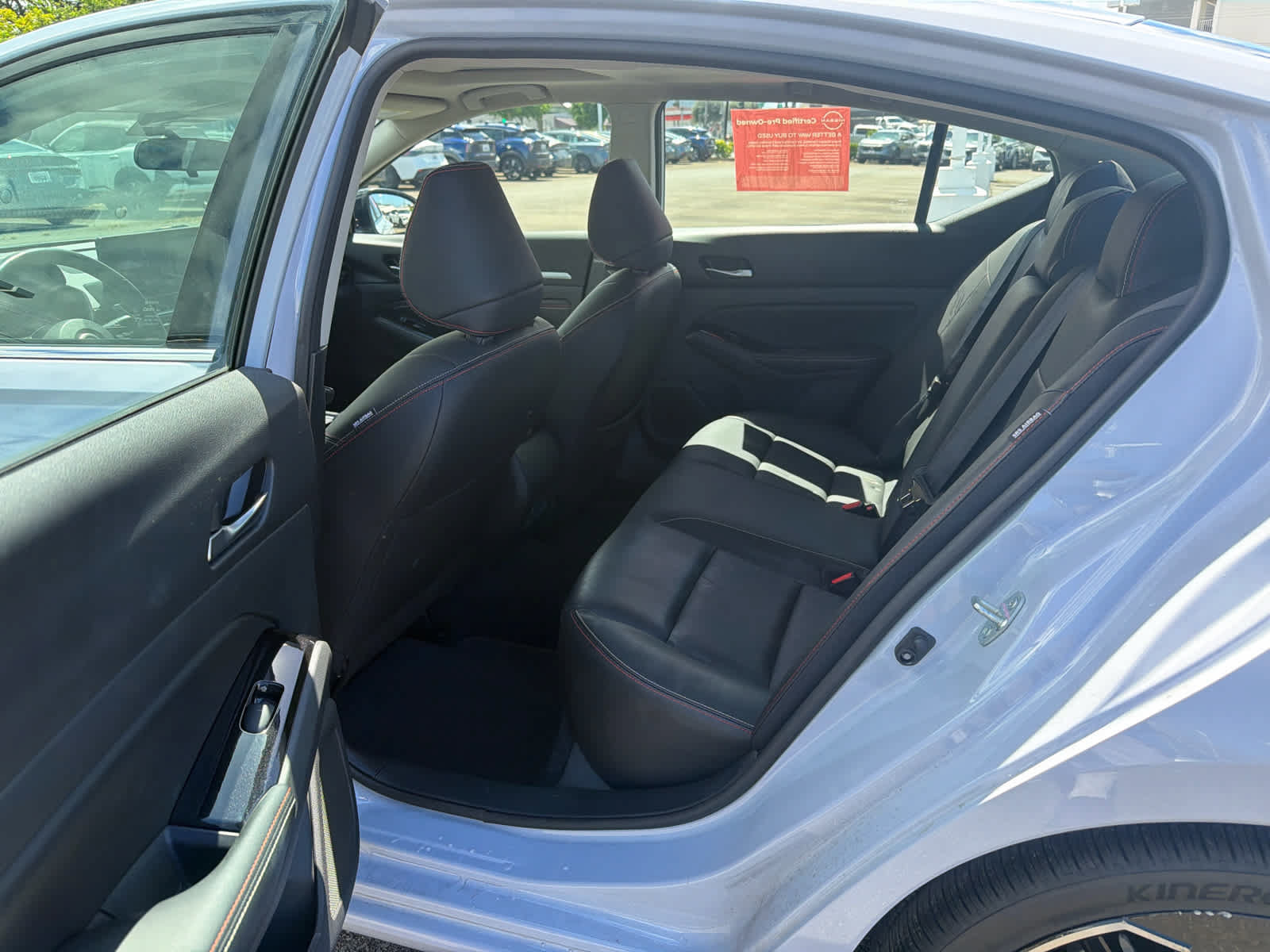 Used 2023 Nissan Altima 2.5 SR w/ SR Premium Package FWD image 9