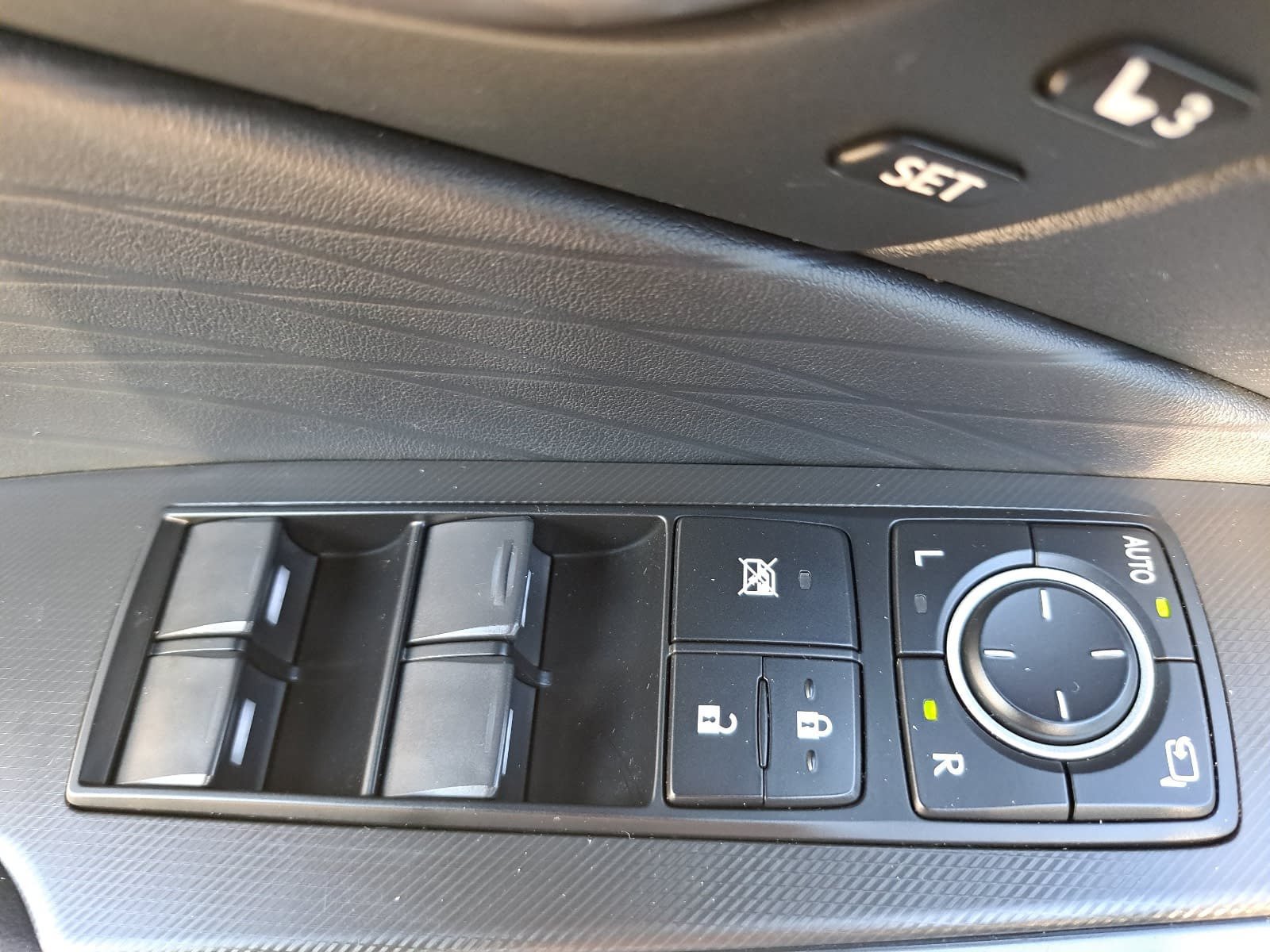 Used 2025 Lexus IS 350 F Sport w/ Accessory Package RWD image 29