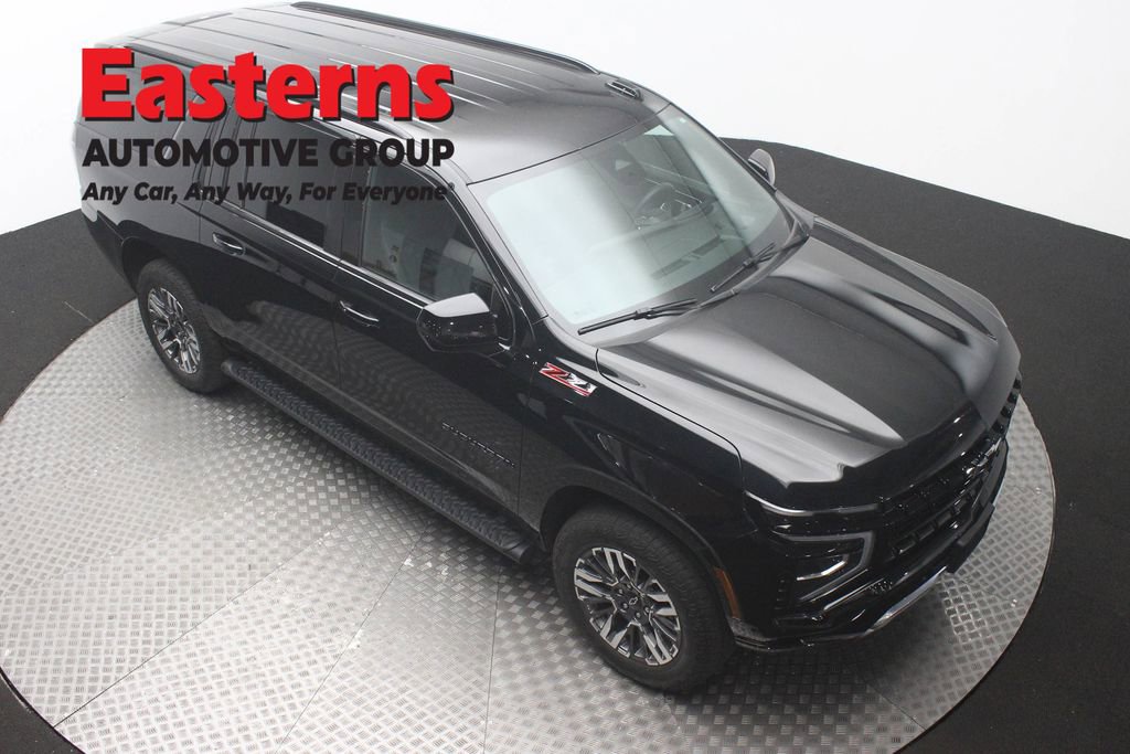 Used 2025 Chevrolet Suburban Z71 AWD/4WD image 3